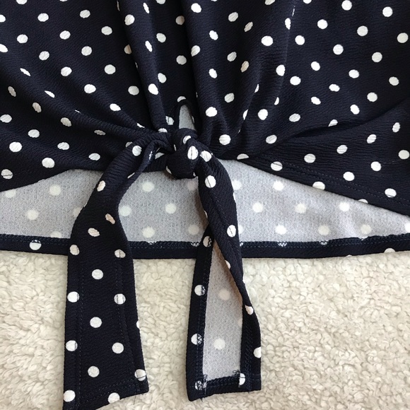 GREEN ENVELOPE polka dot top 3/4 sleeve with tie - Picture 3 of 7